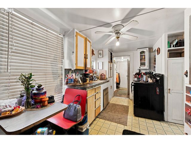 828 Nw FLORIDA Ave, Bend, OR 97703