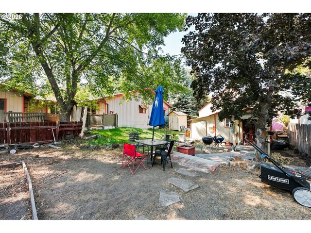 828 Nw FLORIDA Ave, Bend, OR 97703