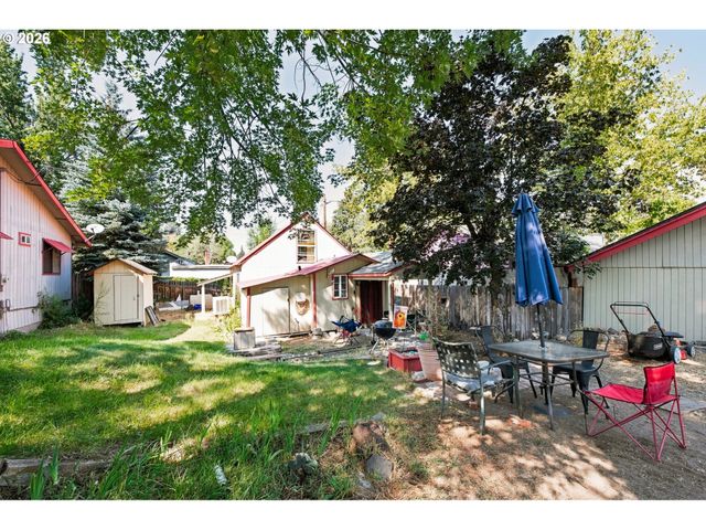 828 Nw FLORIDA Ave, Bend, OR 97703