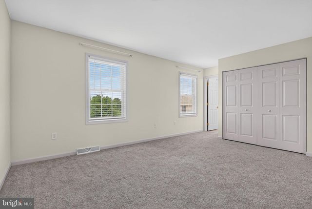 2191 WEEPING WILLOW LN, Mount Joy, PA 17552