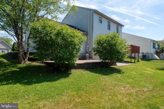 2191 WEEPING WILLOW LN, Mount Joy, PA 17552
