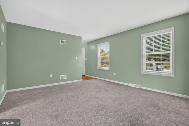 2191 WEEPING WILLOW LN, Mount Joy, PA 17552