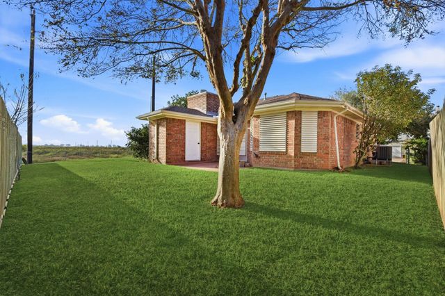 12919 Concho, Galveston, TX 77554