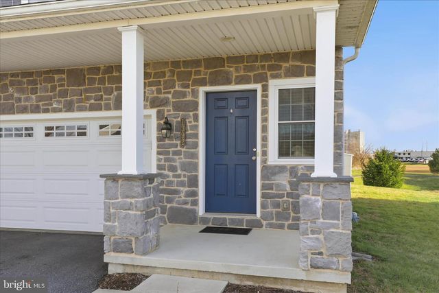 1392 FIELDSTONE DR, Mount Joy, PA 17552