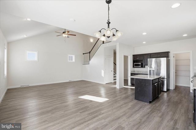 1392 FIELDSTONE DR, Mount Joy, PA 17552