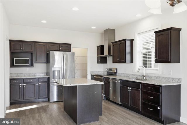 1392 FIELDSTONE DR, Mount Joy, PA 17552