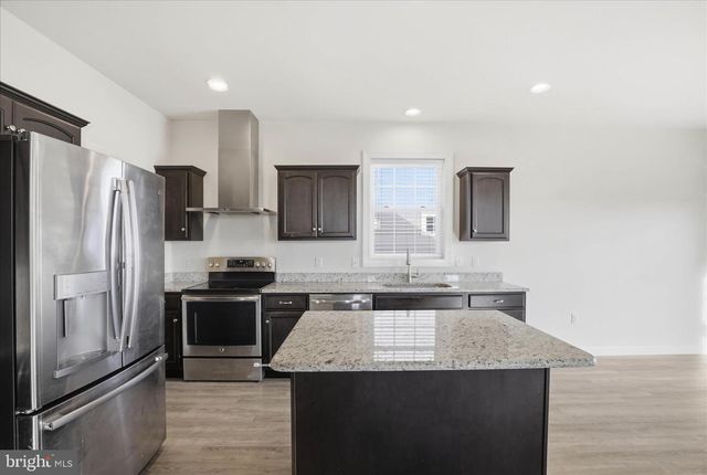 1392 FIELDSTONE DR, Mount Joy, PA 17552