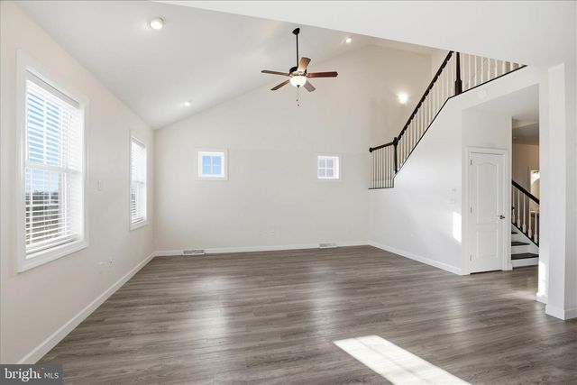 1392 FIELDSTONE DR, Mount Joy, PA 17552