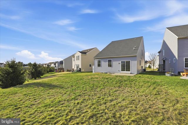 1392 FIELDSTONE DR, Mount Joy, PA 17552