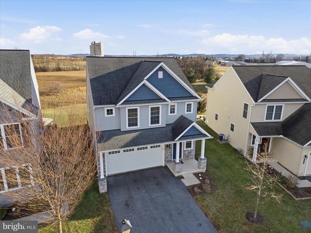 1392 FIELDSTONE DR, Mount Joy, PA 17552