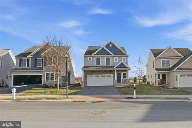 1392 FIELDSTONE DR, Mount Joy, PA 17552