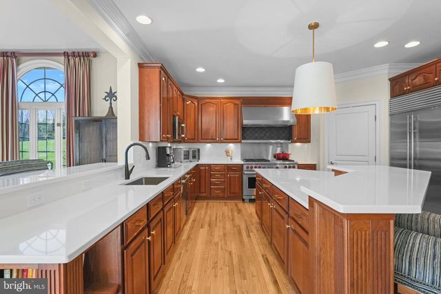 11431 WOOLINGTON RD, Great Falls, VA 22066