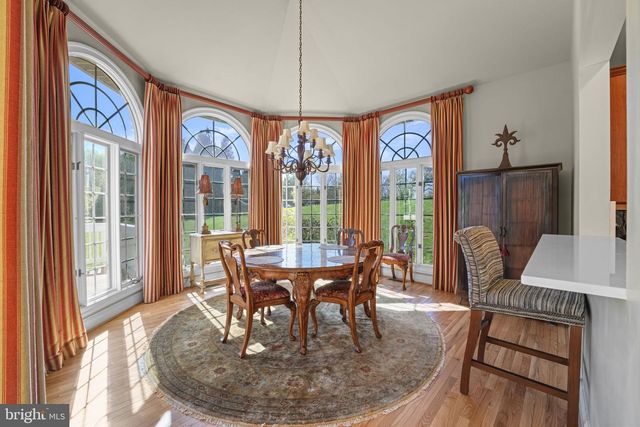 11431 WOOLINGTON RD, Great Falls, VA 22066