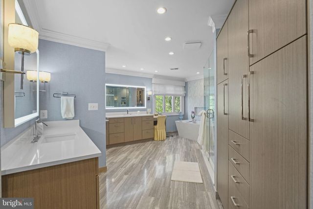 11431 WOOLINGTON RD, Great Falls, VA 22066