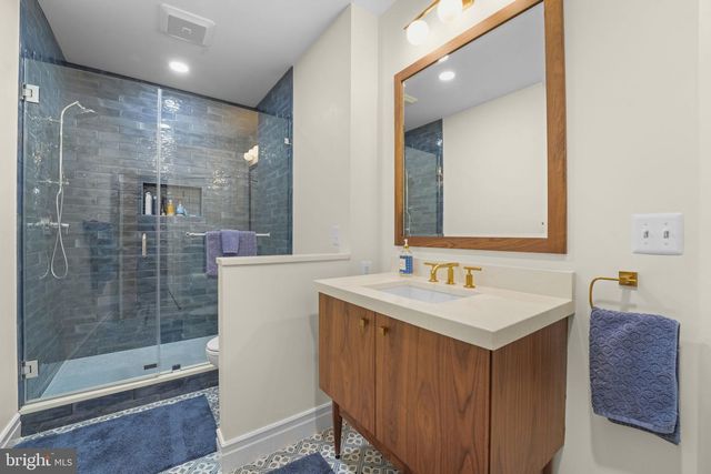 11431 WOOLINGTON RD, Great Falls, VA 22066