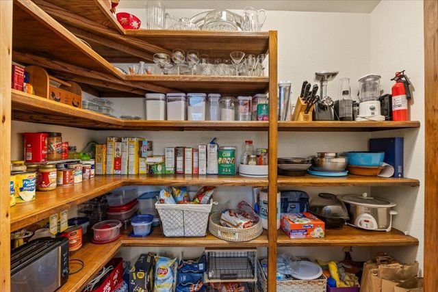 737 Pinecrest Drive, Grants Pass, OR 97527