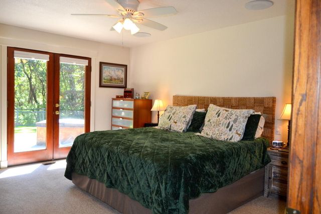 737 Pinecrest Drive, Grants Pass, OR 97527