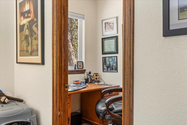 737 Pinecrest Drive, Grants Pass, OR 97527