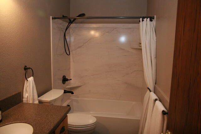 737 Pinecrest Drive, Grants Pass, OR 97527