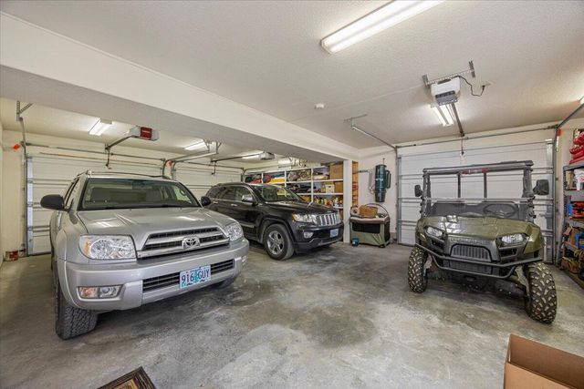 737 Pinecrest Drive, Grants Pass, OR 97527