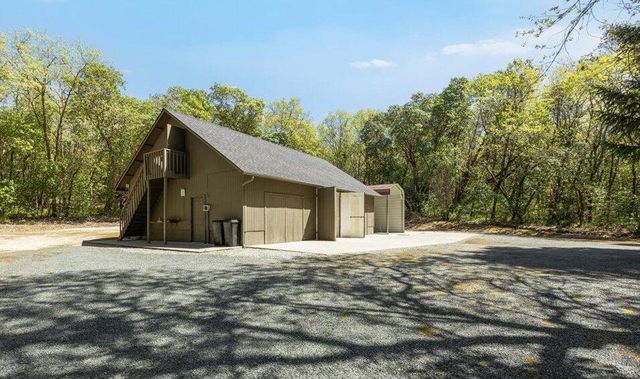 737 Pinecrest Drive, Grants Pass, OR 97527