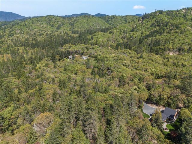 737 Pinecrest Drive, Grants Pass, OR 97527