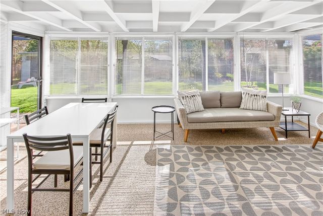 463 Queenswood Drive, Bay Village, OH 44140