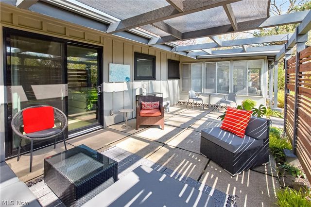 463 Queenswood Drive, Bay Village, OH 44140