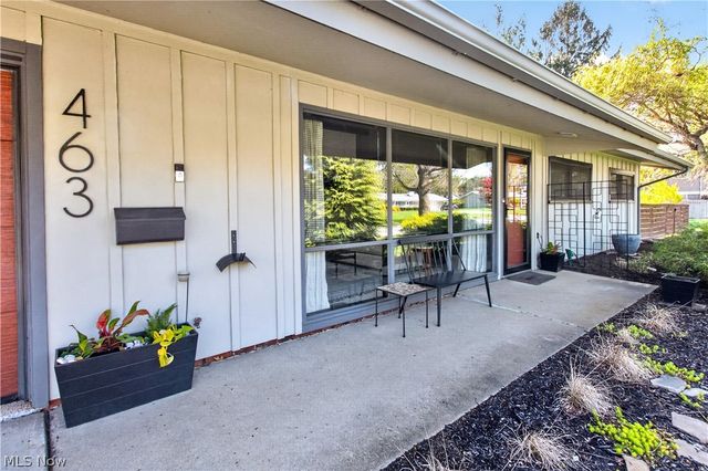 463 Queenswood Drive, Bay Village, OH 44140