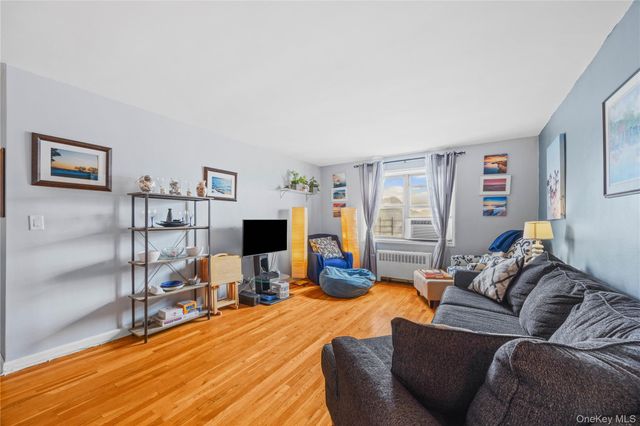 1234 Midland Avenue Apt 3F, Bronxville, NY 10708