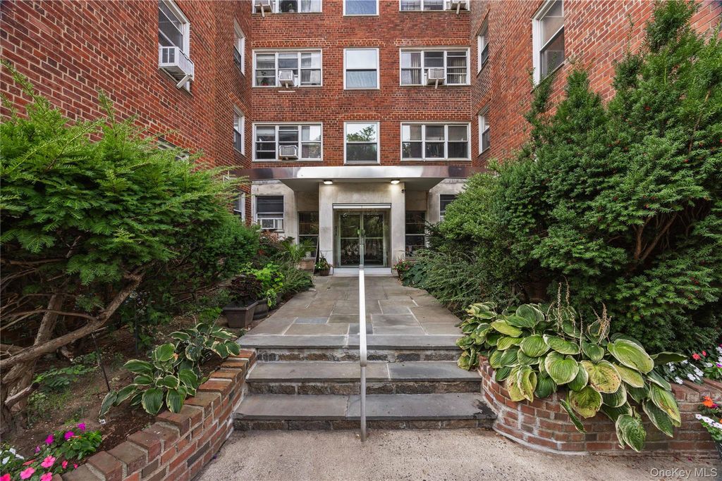 1234 Midland Avenue Apt 3F, Bronxville, NY 10708