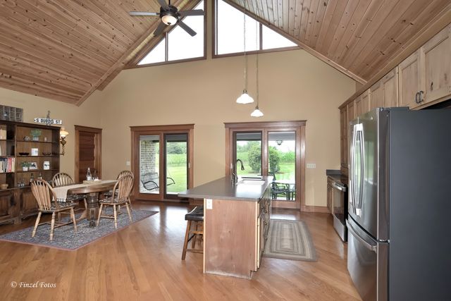 12505 Beaverton Road, Poplar Grove, IL 61065