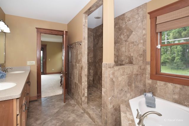 12505 Beaverton Road, Poplar Grove, IL 61065