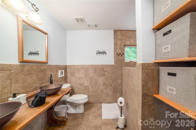 67 Hummingbird Hill Road, Franklin, NC 28734