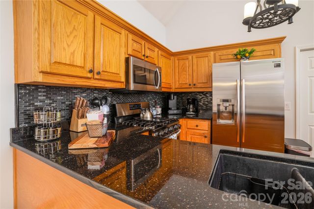 67 Hummingbird Hill Road, Franklin, NC 28734