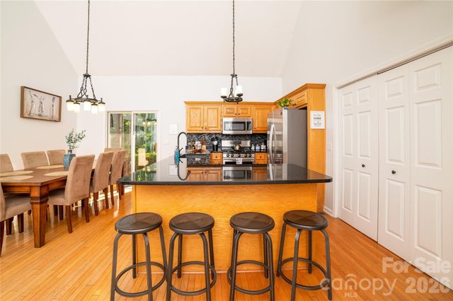 67 Hummingbird Hill Road, Franklin, NC 28734