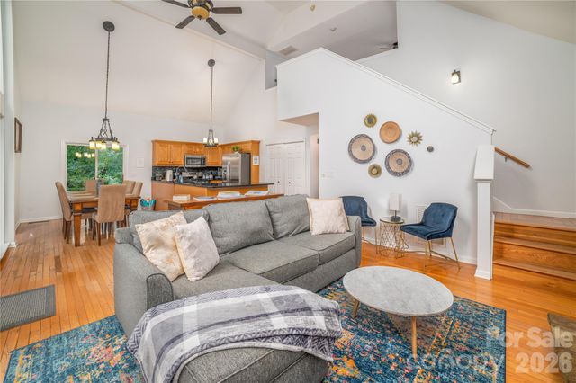 67 Hummingbird Hill Road, Franklin, NC 28734
