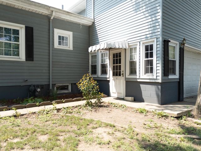 225 E Pinckney Street, Pontiac, IL 61764