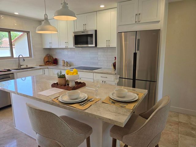 1809 Pleasantdale Drive, Encinitas, CA 92024