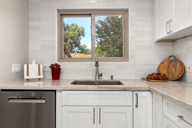 1809 Pleasantdale Drive, Encinitas, CA 92024