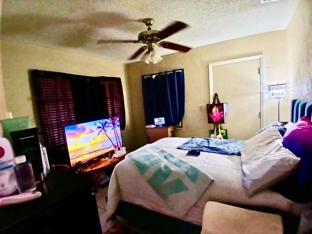 9500 NW 70th Street, Tamarac, FL 33321