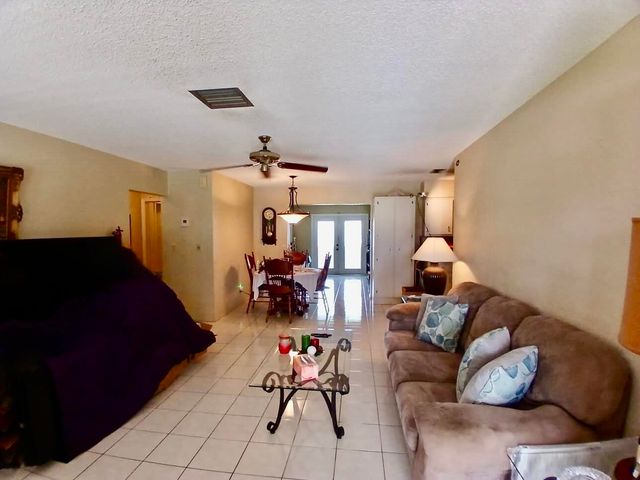 9500 NW 70th Street, Tamarac, FL 33321