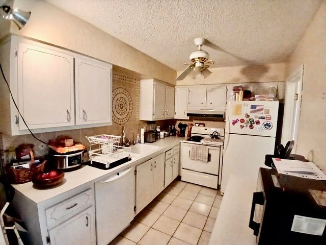 9500 NW 70th Street, Tamarac, FL 33321
