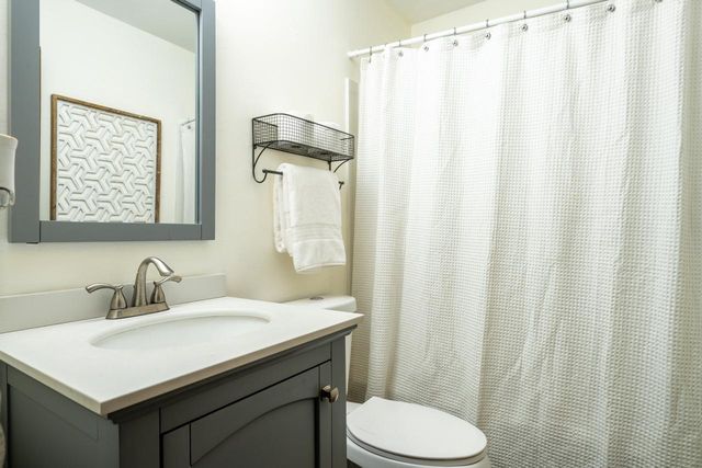 W150N8204 Norman DRIVE, Menomonee Falls, WI 53051