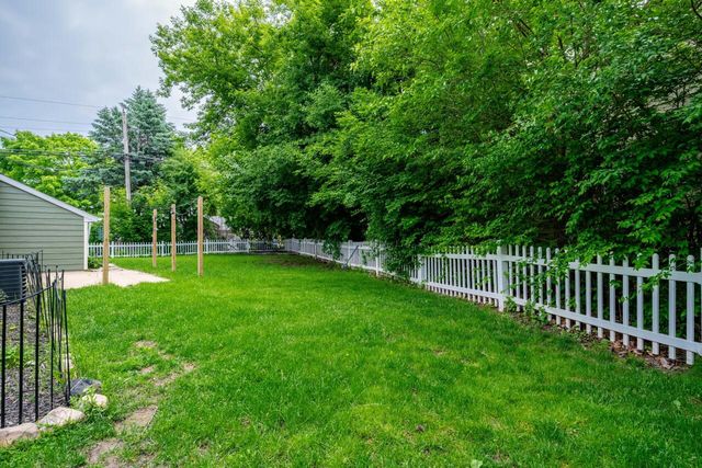 W150N8204 Norman DRIVE, Menomonee Falls, WI 53051