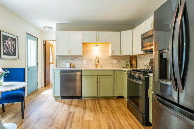 W150N8204 Norman DRIVE, Menomonee Falls, WI 53051