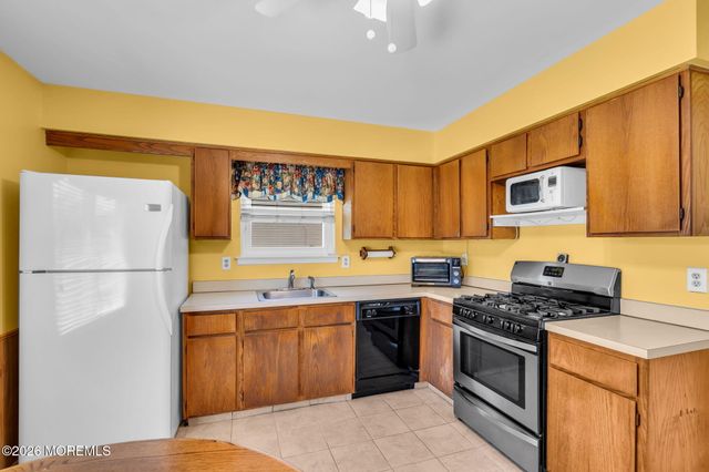 47 Peachstone Road, Howell, NJ 07731