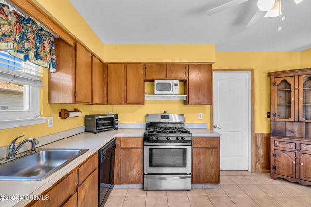 47 Peachstone Road, Howell, NJ 07731