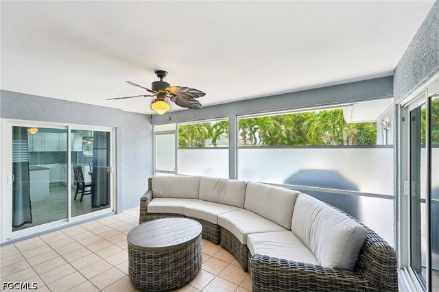 808 SW 14th PL, Cape Coral, FL 33991
