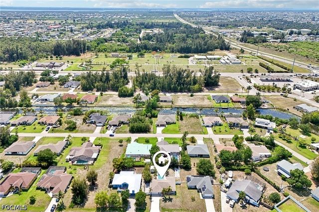 808 SW 14th PL, Cape Coral, FL 33991